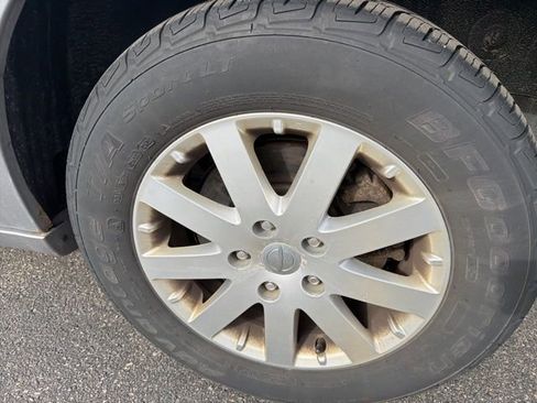 Used 2014 Chrysler Town & Country Touring image 6