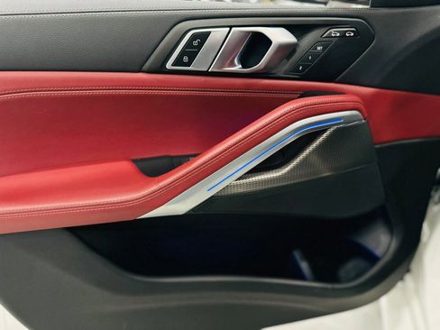 Used 2022 BMW X6 xDrive40i w/ M Sport Package image 6