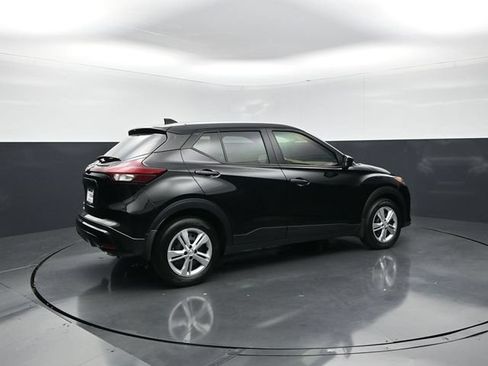 Used 2025 Nissan Kicks Play S FWD image 7
