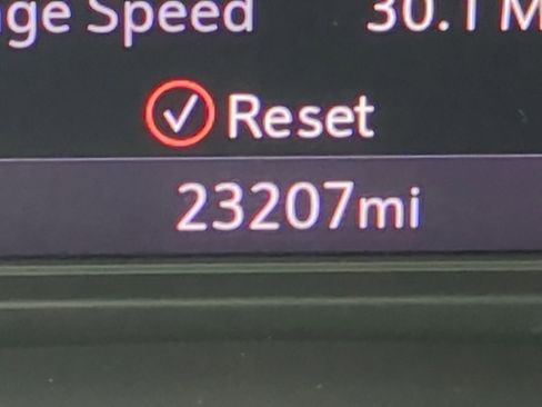 Used 2023 Buick Enclave Essence image 12