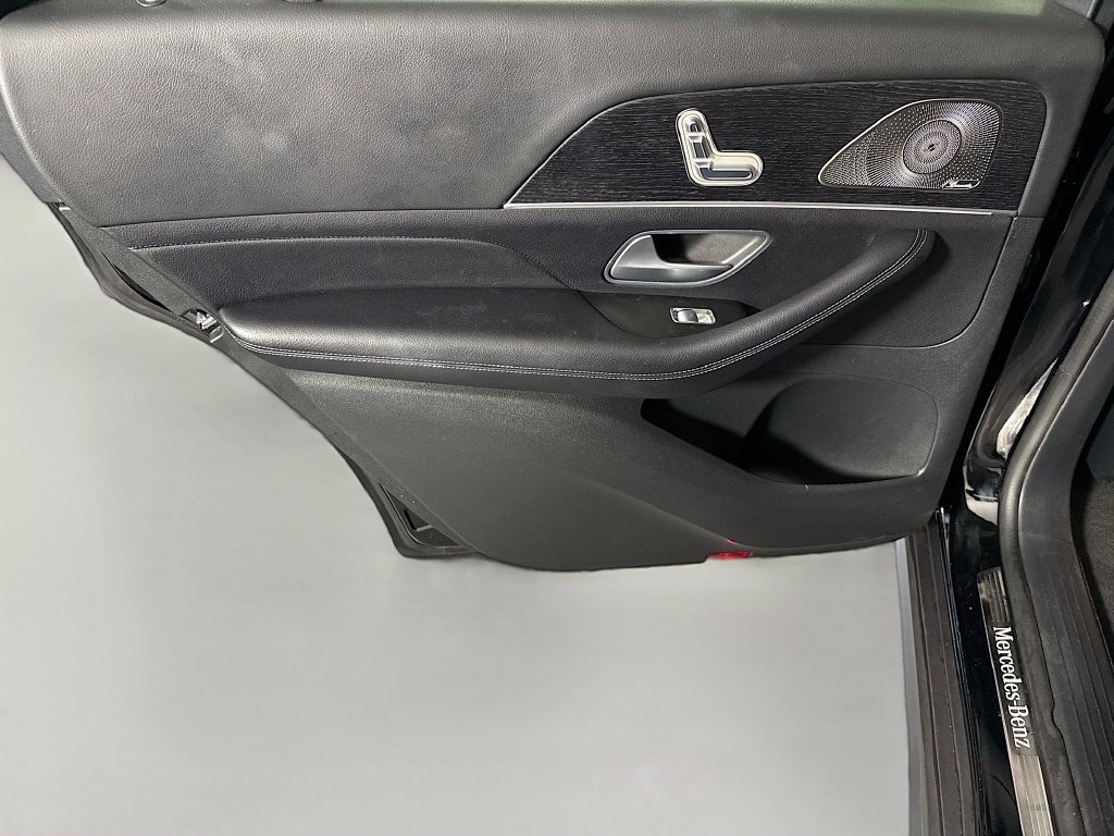 Used 2025 Mercedes-Benz GLS 450 4MATIC image 25