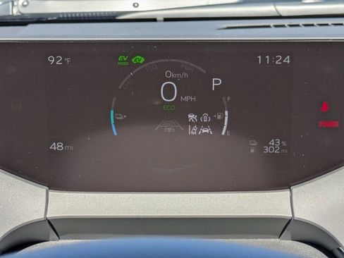 New 2025 Toyota Prius Plug-In Hybrid image 27