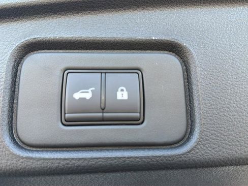 New 2026 Nissan Pathfinder SV AWD/4WD image 17