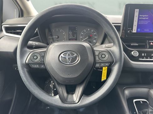 Used 2025 Toyota Corolla LE image 12