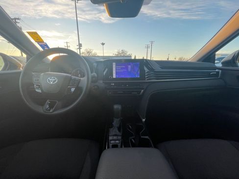 Used 2025 Toyota Camry LE image 33