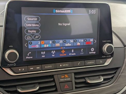 Used 2025 Nissan Altima 2.5 SV FWD image 19