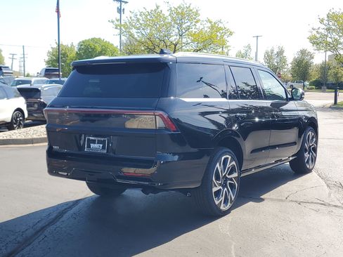 New 2026 Lincoln Navigator Reserve AWD/4WD image 4