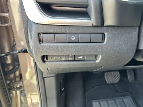 Certified 2024 Nissan Rogue SV w/ SV Premium Package AWD/4WD image 17