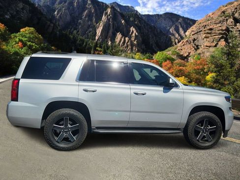 Used 2018 Chevrolet Tahoe LT w/ Luxury Package AWD/4WD image 2