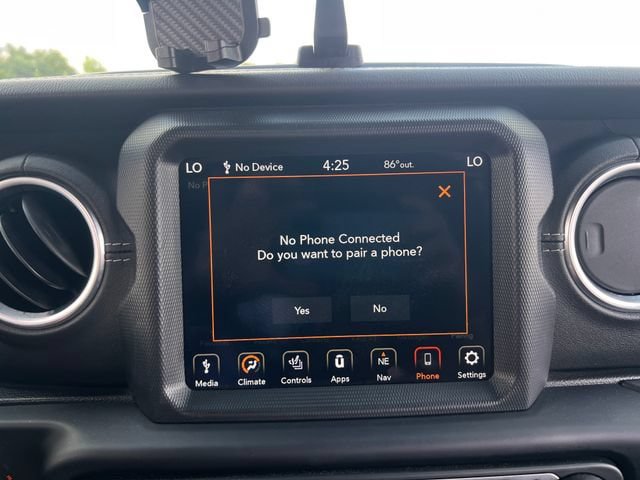 Used 2020 Jeep Gladiator Overland AWD/4WD image 27