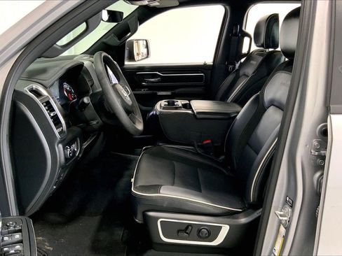 Used 2025 RAM 1500 Laramie image 15