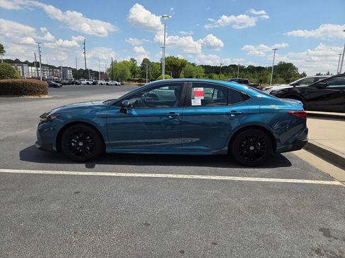 New 2026 Toyota Camry SE FWD image 4