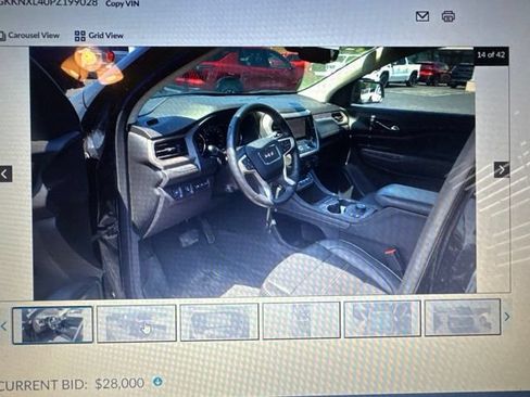 Used 2023 GMC Acadia Denali w/ Denali Technology Package AWD/4WD image 10