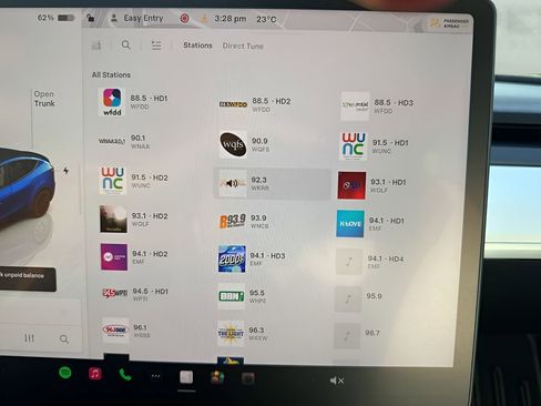 Used 2023 Tesla Model Y Performance image 18