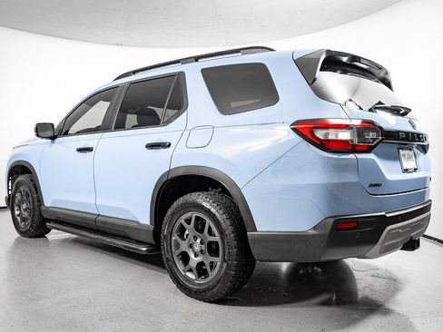 Used 2025 Honda Pilot TrailSport image 12