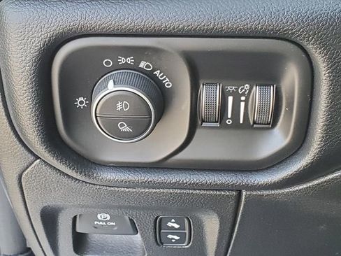 Used 2020 RAM 1500 Laramie w/ Sport Appearance Package image 17