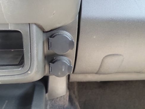 Used 2014 Nissan Frontier SV RWD image 29