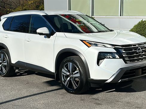 Certified 2024 Nissan Rogue SL image 2