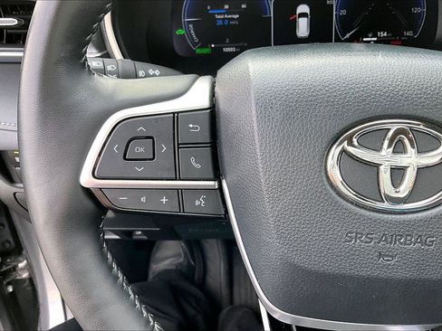 Used 2023 Toyota Highlander Platinum image 16