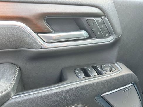 Used 2025 GMC Sierra 3500 Denali w/ Denali Reserve Package image 13