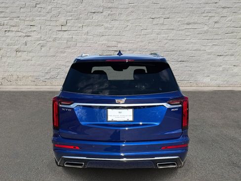 Used 2025 Cadillac XT6 Premium Luxury image 6