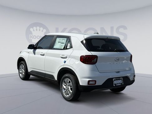 New 2026 Hyundai Venue SE FWD image 4