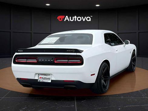 Used 2018 Dodge Challenger SRT Hellcat RWD image 5