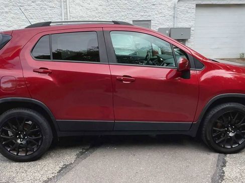 Used 2021 Chevrolet Trax LT w/ Sport Edition image 9