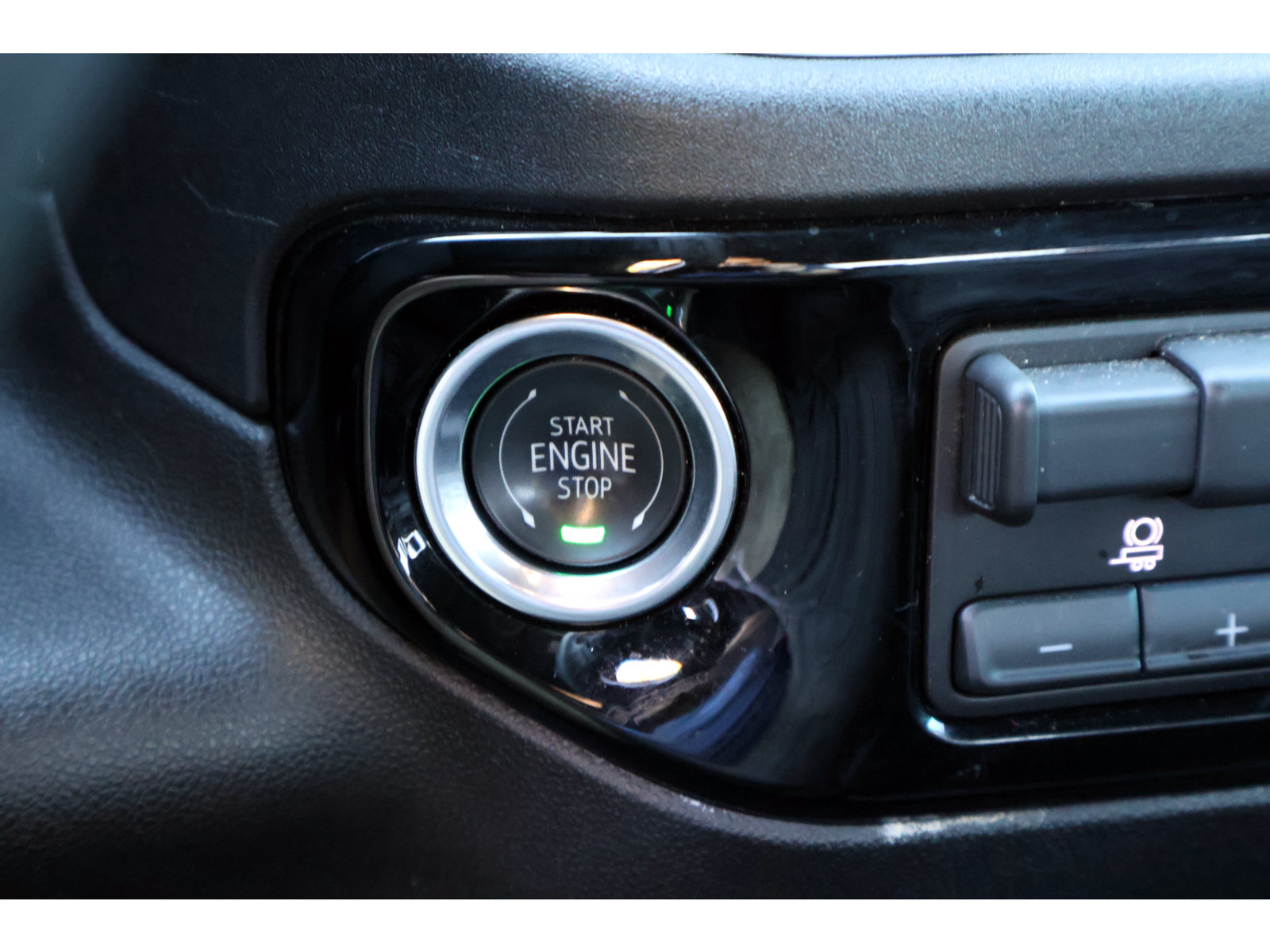 Used 2026 Chevrolet Silverado 1500 RST w/ RST Select Package RWD image 9