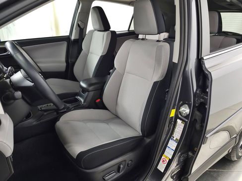 Used 2018 Toyota RAV4 XLE AWD/4WD image 17