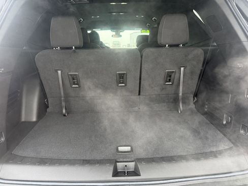 Used 2023 Chevrolet Traverse LT image 7