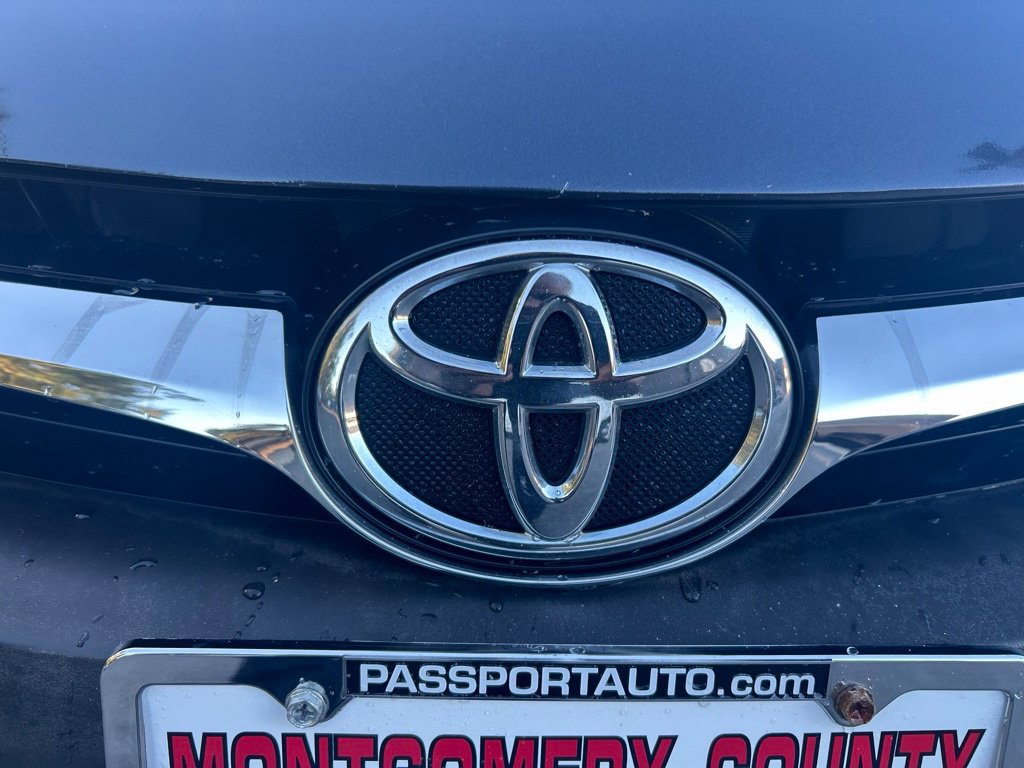 Used 2017 Toyota Camry XLE FWD image 13
