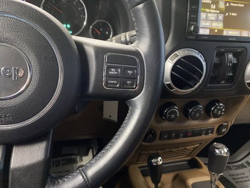Certified 2015 Jeep Wrangler Unlimited Sahara w/ Dual Top Group image 19