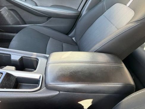 Used 2025 Nissan Sentra SV FWD image 27