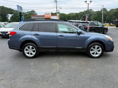 Used 2013 Subaru Outback 2.5i Premium w/ All-Weather Pkg AWD/4WD image 8