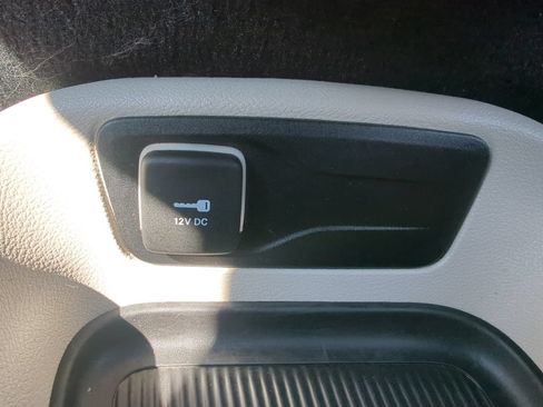 Used 2023 Chrysler Pacifica Touring-L FWD image 24