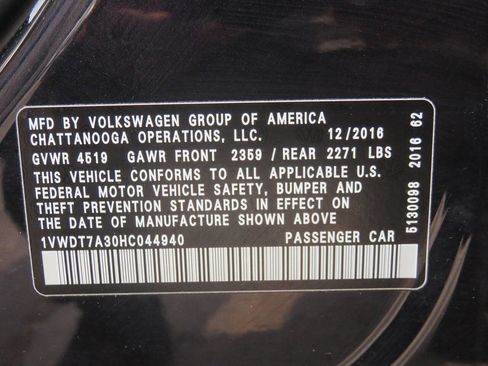 Used 2017 Volkswagen Passat 1.8T R-Line FWD image 38