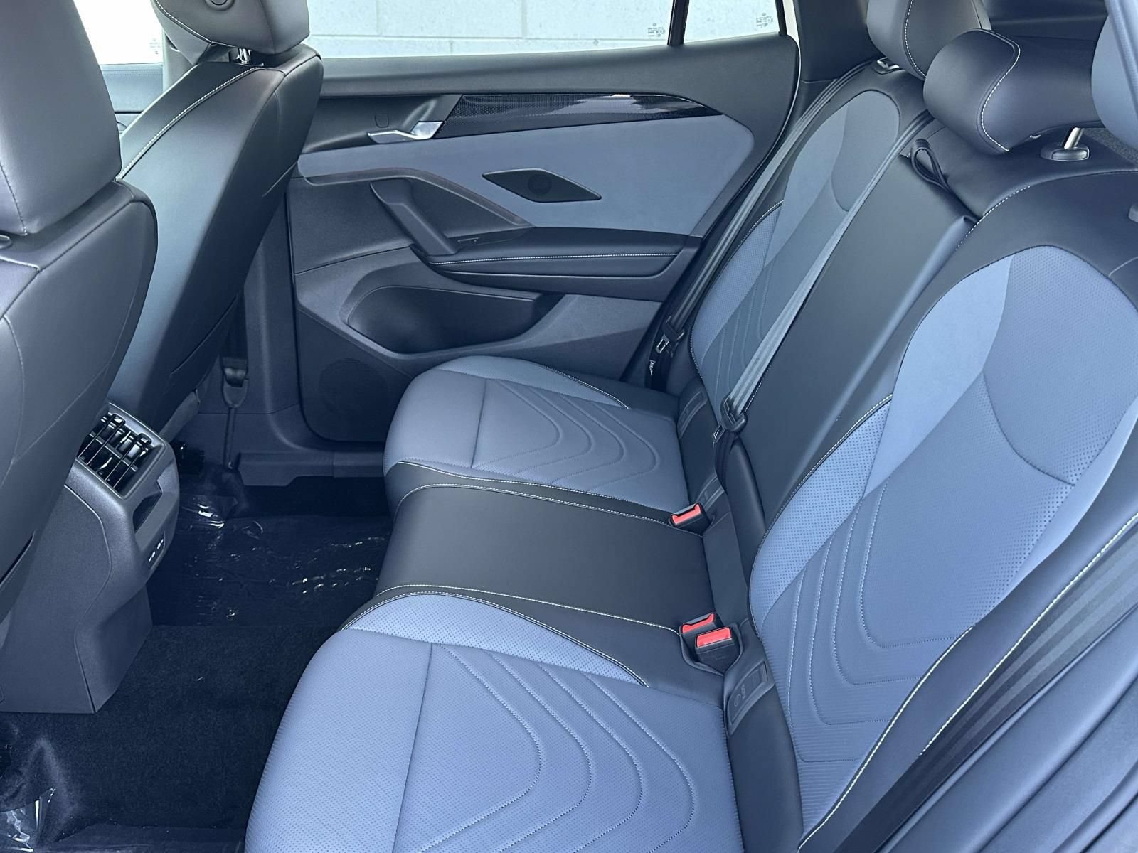 New 2026 Volkswagen Tiguan SE R-Line FWD image 13