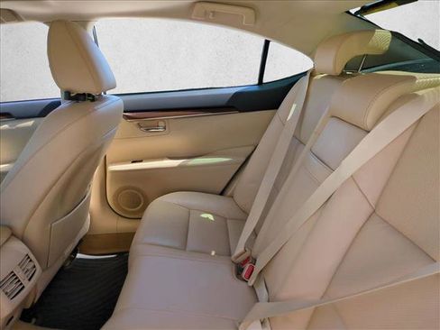 Used 2014 Lexus ES 350 w/ Luxury Package FWD image 19