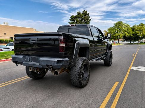 Used 2018 GMC Sierra 2500 Denali w/ Duramax Plus Package AWD/4WD image 5