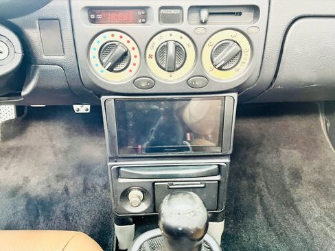 Used 2002 Toyota MR2 image 25