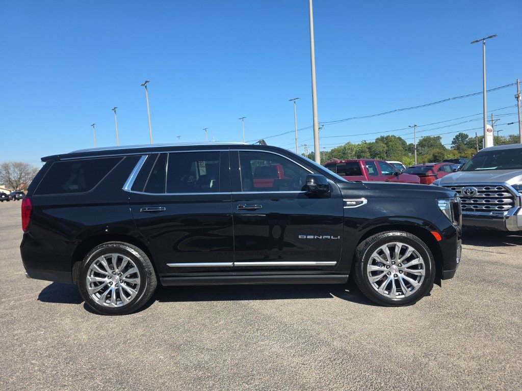 Used 2022 GMC Yukon Denali w/ Denali Ultimate Package AWD/4WD image 4
