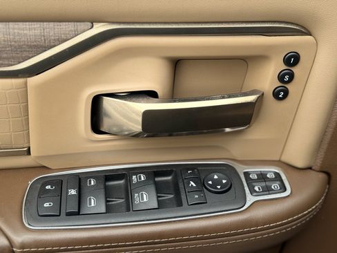 Used 2024 RAM 2500 Limited w/ Safety Group image 22