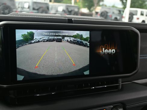 Used 2025 Jeep Wrangler Unlimited Rubicon 4xe w/ Safety Group AWD/4WD image 23
