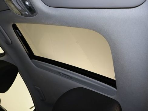 Used 2022 Hyundai Accent Limited image 24