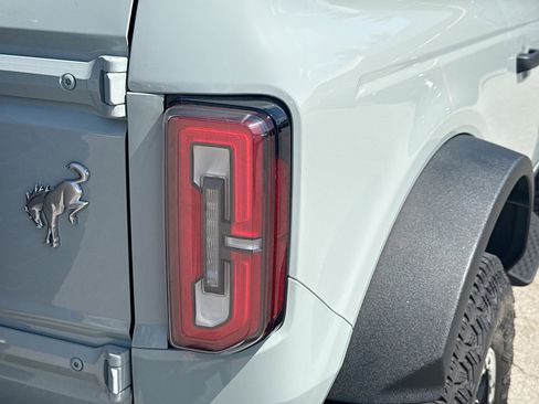 Used 2023 Ford Bronco Badlands w/ Sasquatch Package image 25