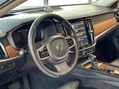 Used 2018 Volvo S90 T6 Inscription w/ Convenience Package image 12