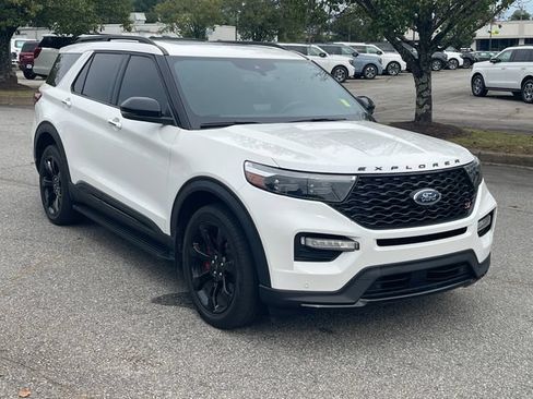 Used 2024 Ford Explorer ST w/ Equipment Group 401A AWD/4WD image 3