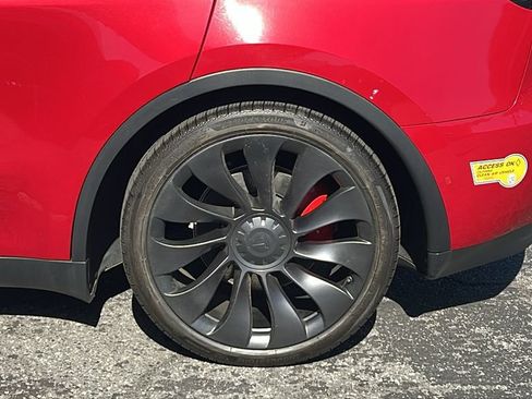 Used 2022 Tesla Model Y Performance AWD/4WD image 6