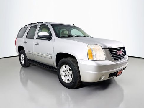 Used 2010 GMC Yukon SLT w/ SLT-2 Equipment Package image 1